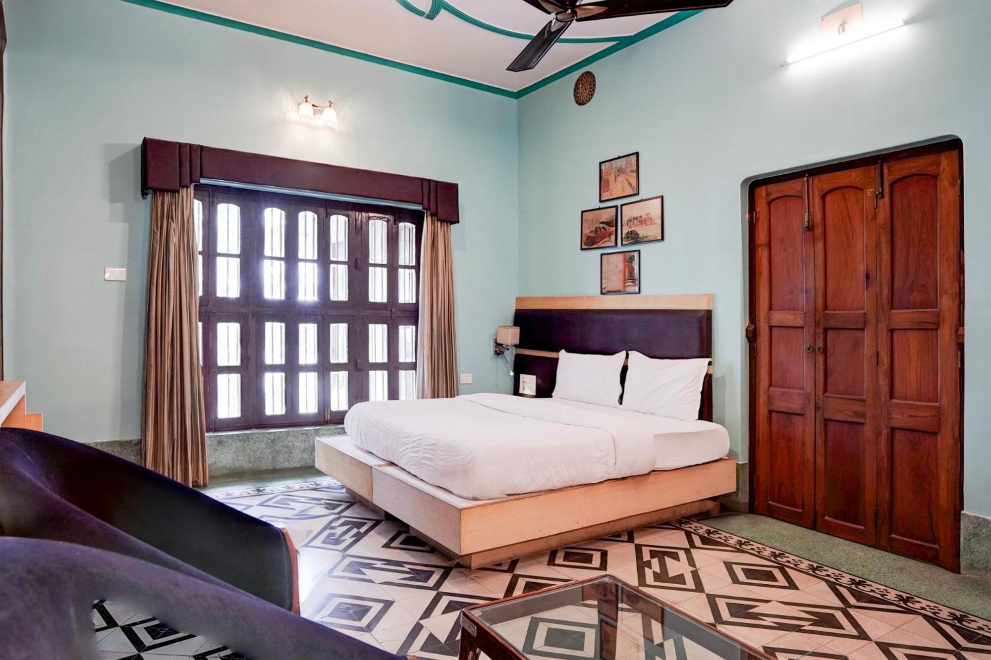 Palette Heritage Scindia Ghat Hotel