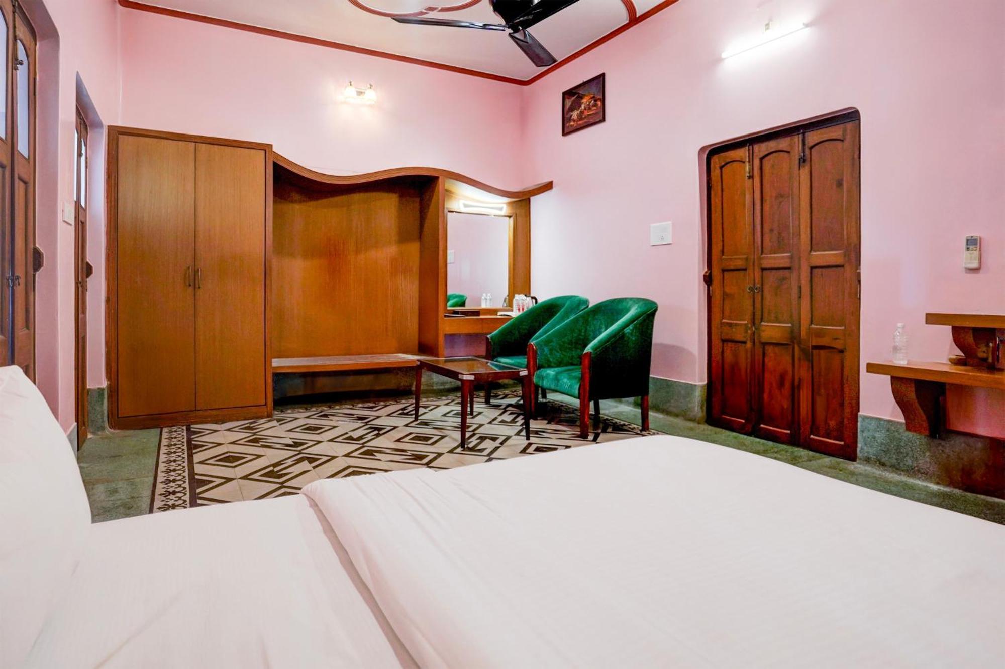 Hotel Palette Heritage Scindia Ghat *