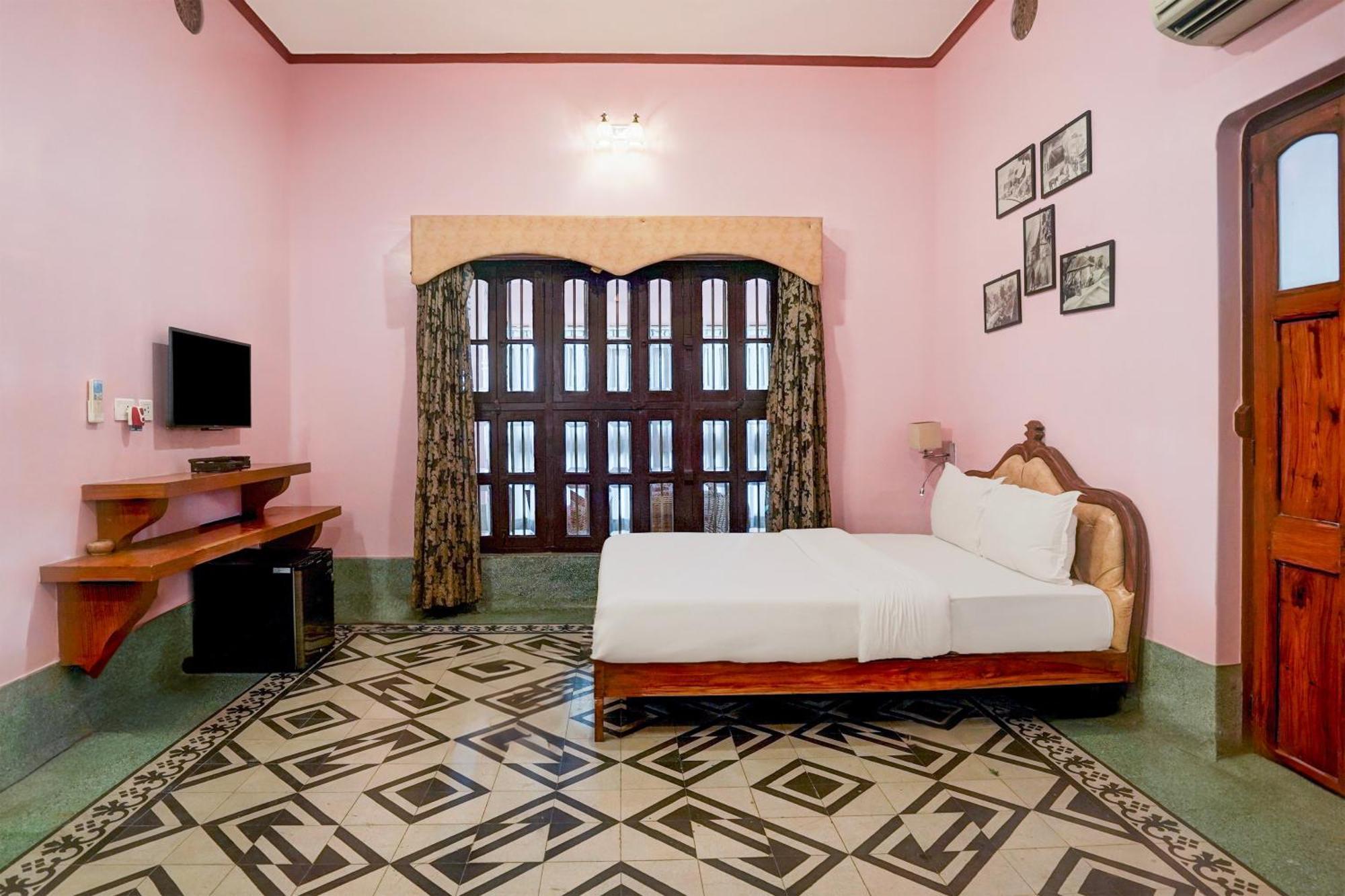 Hotel Palette Heritage Scindia Ghat Varanasi