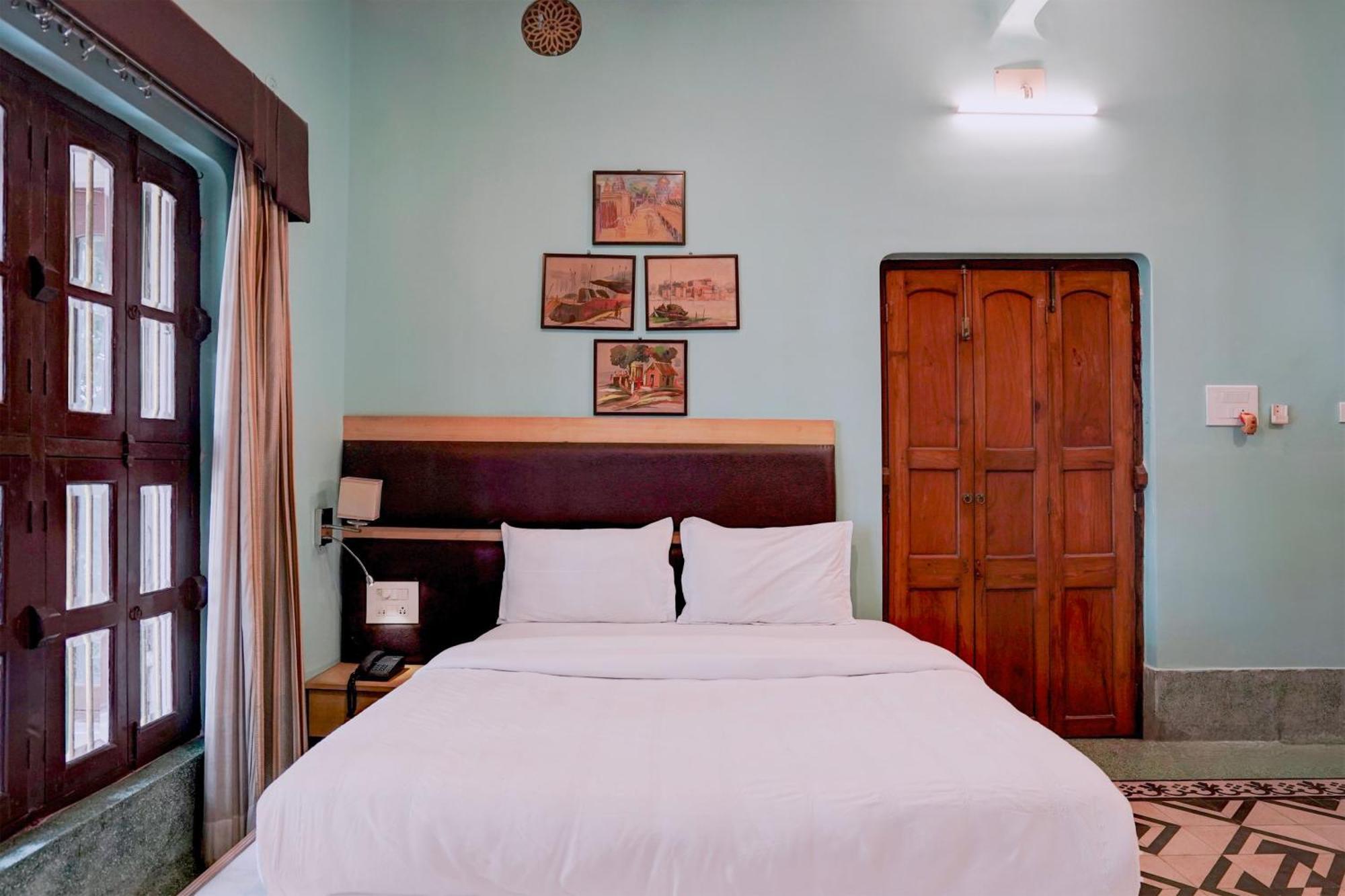 Palette Heritage Scindia Ghat Hotel