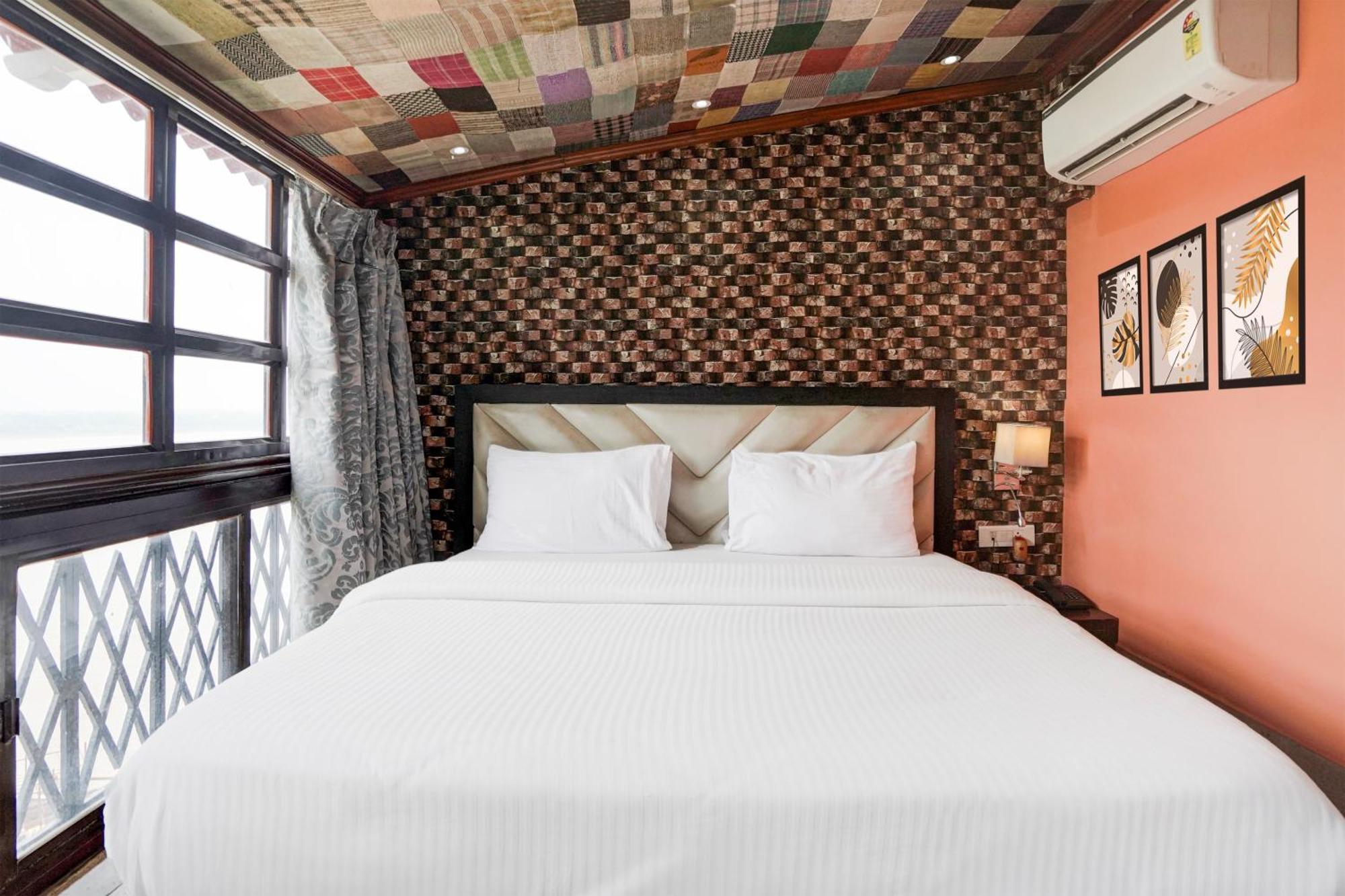 Palette Heritage Scindia Ghat Hotel